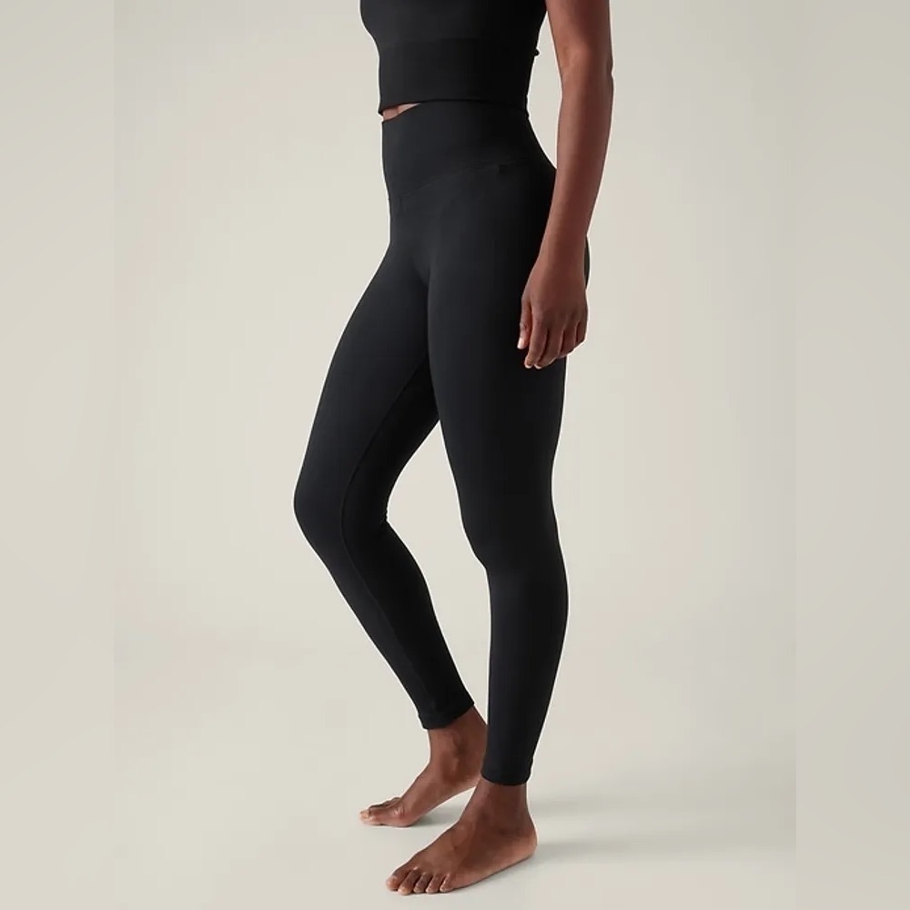 *NWOT* ATHLETA AURORA SEAMLESS LEGGING - Black